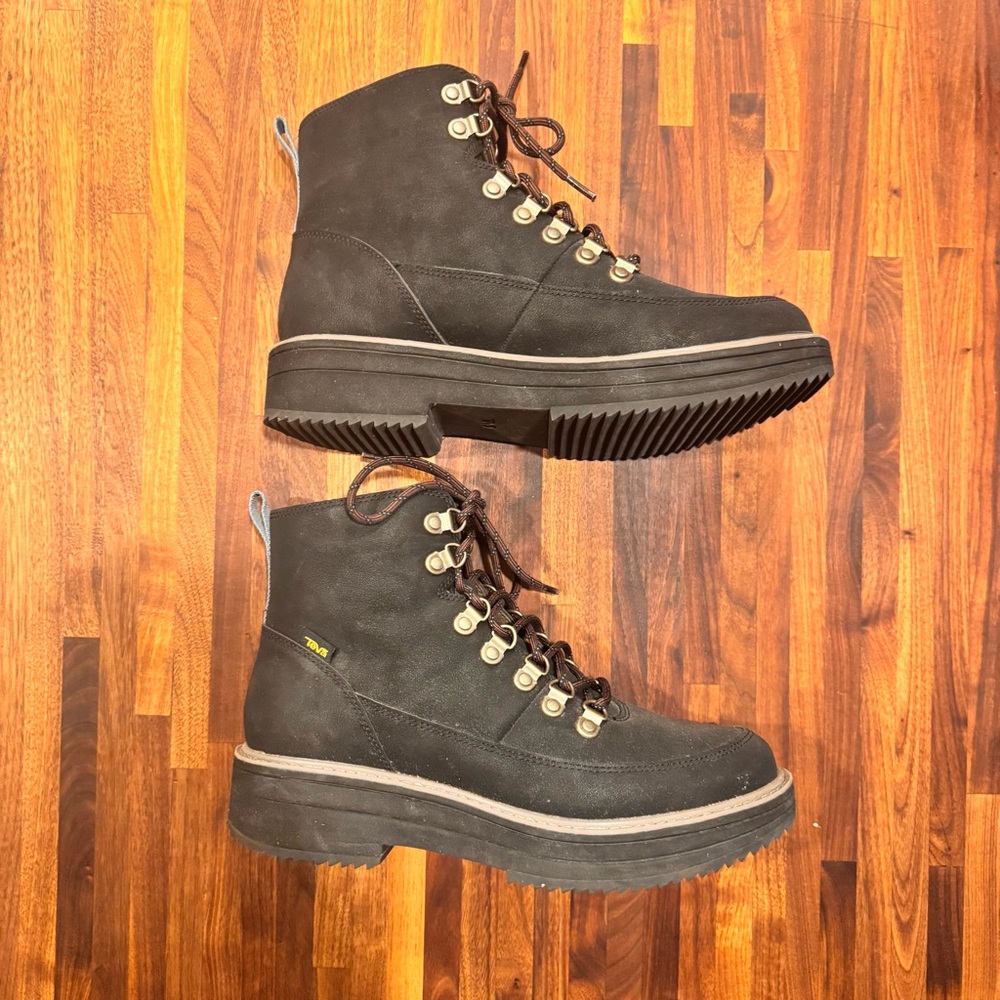 Women’s Teva Black lace up boots, size 9.5 - Picture 2 of 14
